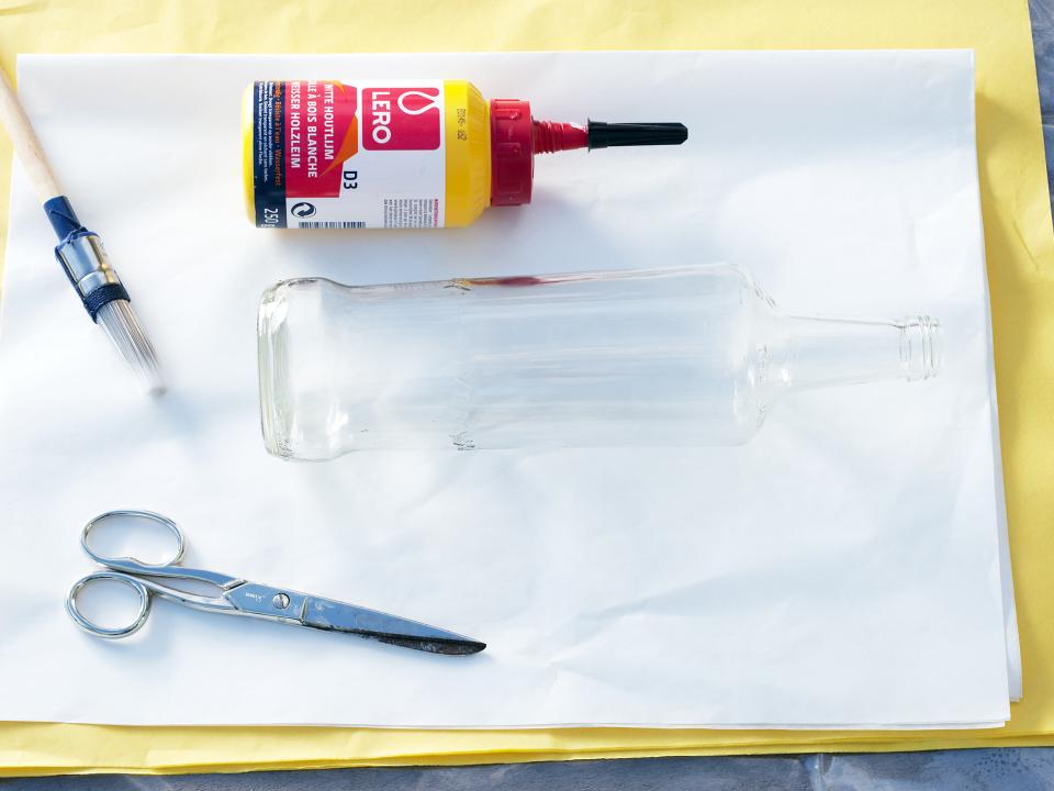 Benodigheden DIY vrolijke vaasjes met pioenrozen Benodigheden DIY vrolijke vaasjes met pioenrozen Mooiwatbloemendoen.nl